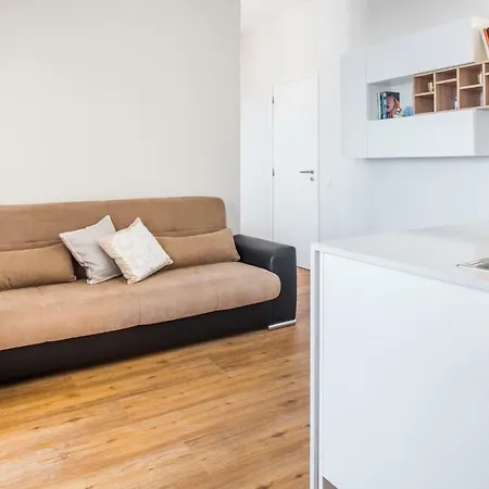 Cozy - Superb Location - Long Rates! Apartment *