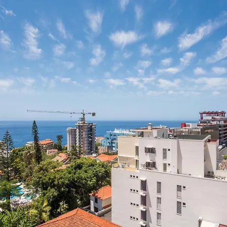 Cozy - Superb Location - Long Rates! Funchal (Madeira)