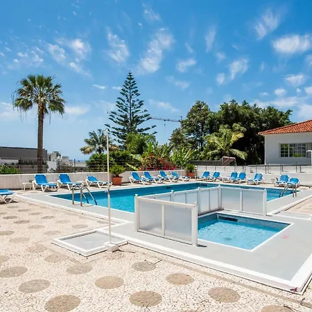 Cozy - Superb Location - Long Rates!